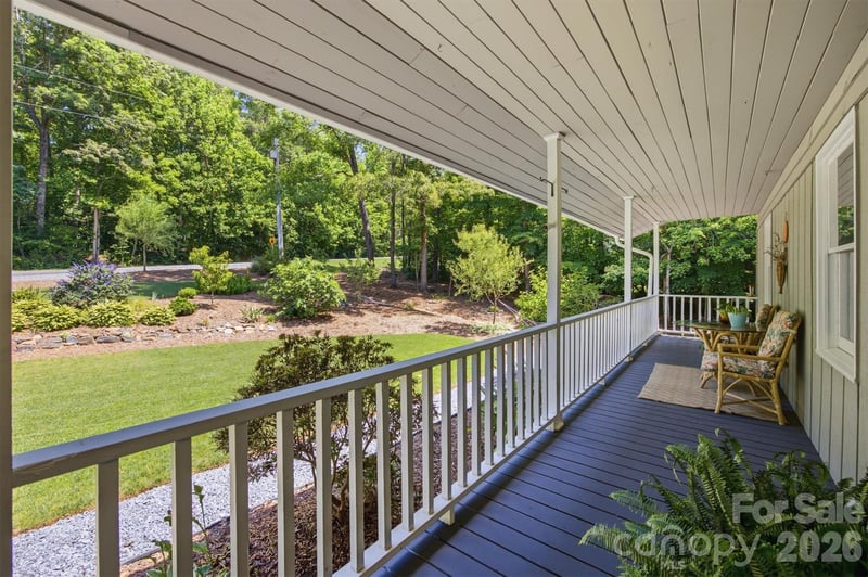 104 Oakwood Dr, Morganton, NC 28655