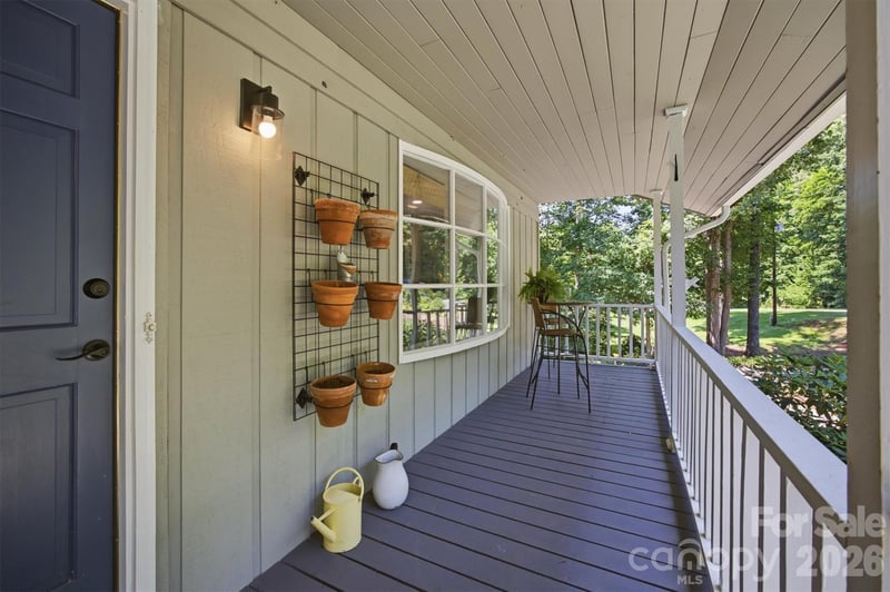104 Oakwood Dr, Morganton, NC 28655