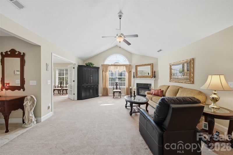 808-C Wynnshire Dr, Hickory, NC 28601