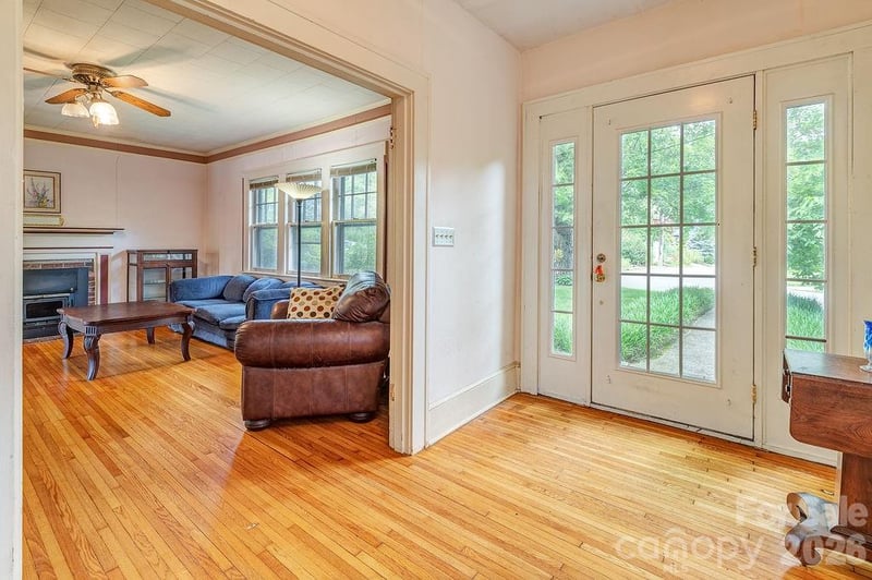 133 Westwood Pl, Asheville, NC 28806