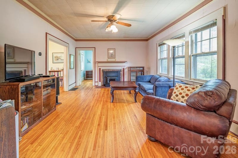 133 Westwood Pl, Asheville, NC 28806