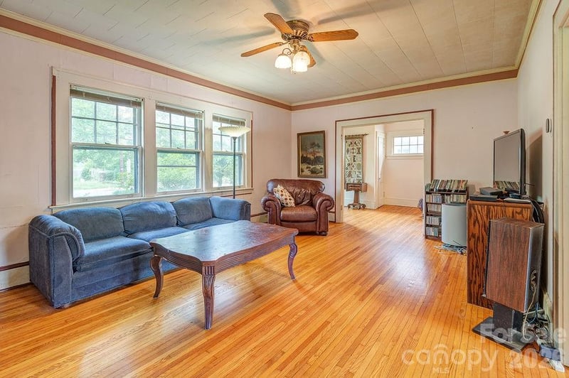 133 Westwood Pl, Asheville, NC 28806