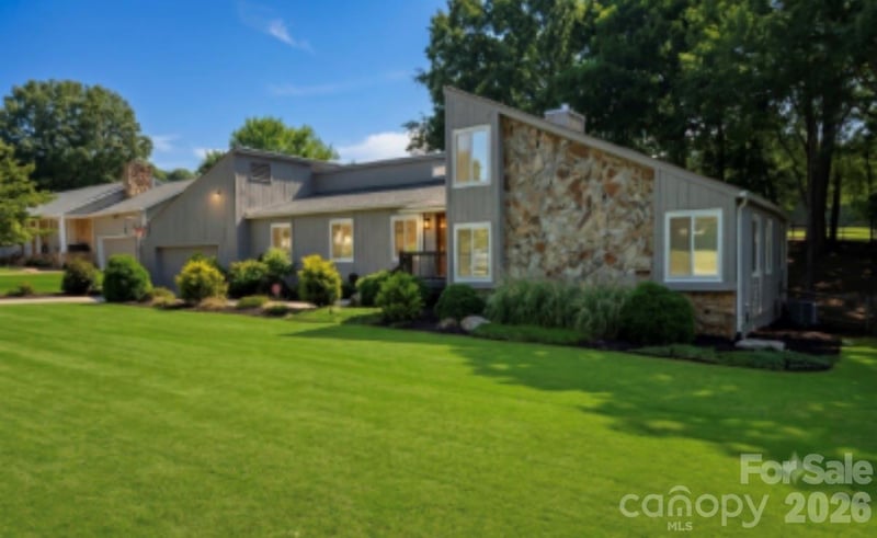 8401 Raintree Ln, Charlotte, NC 28277