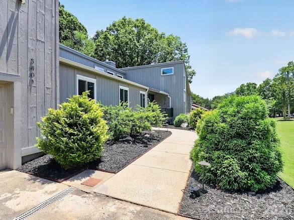 8401 Raintree Ln, Charlotte, NC 28277