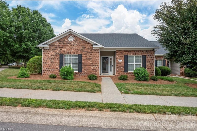 195 Stadium Oaks Dr, Clemmons, NC 27012