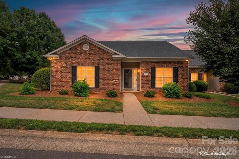 195 Stadium Oaks Dr, Clemmons, NC 27012