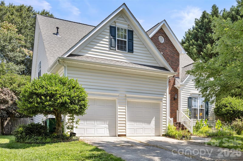 1116 Blueberry Ln, Charlotte, NC 28226