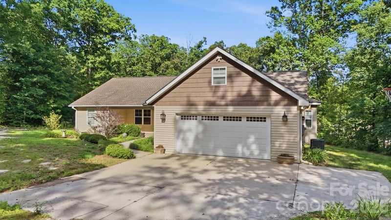 1555 Riverview Rd, Lincolnton, NC 28092