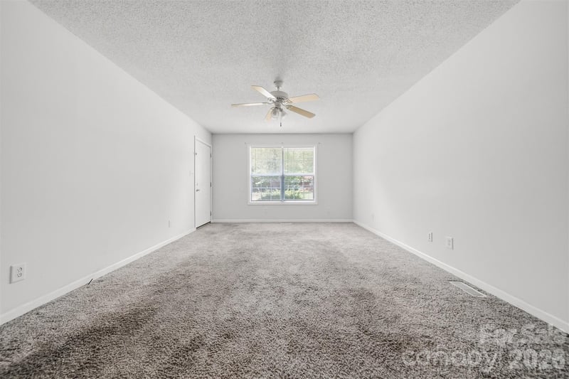 800 Horseshoe Lake Rd, Lincolnton, NC 28092