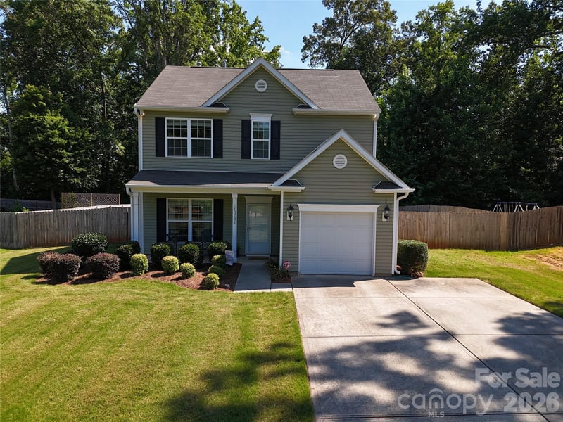 10731 Forest Dr, Matthews, NC 28105