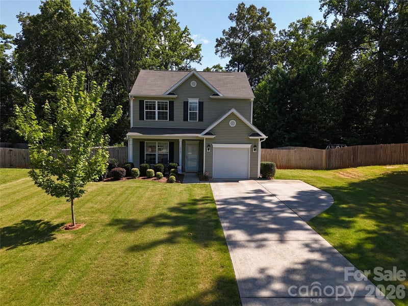 10731 Forest Dr, Matthews, NC 28105