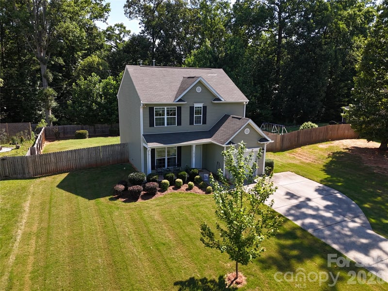 10731 Forest Dr, Matthews, NC 28105
