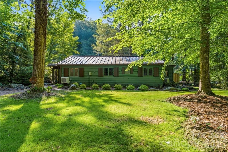 1878 Linville River Rd, Nebo, NC 28761