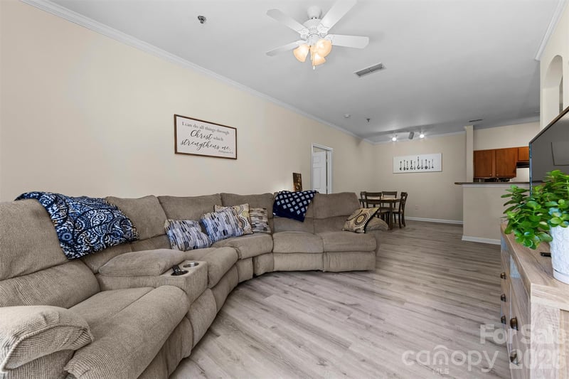 100 Vista Lake Dr #3, Candler, NC 28715