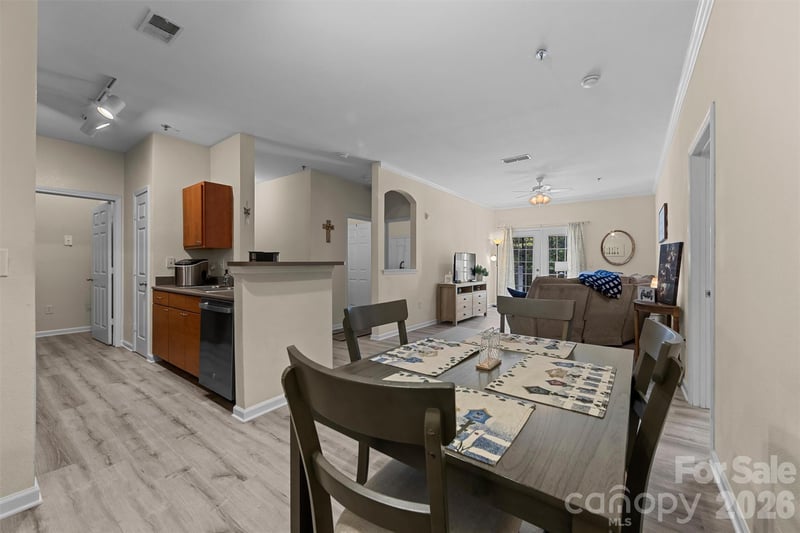 100 Vista Lake Dr #3, Candler, NC 28715