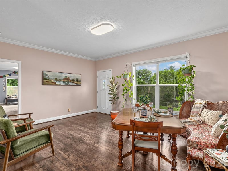 9 Cedar Hill Rd, Asheville, NC 28806