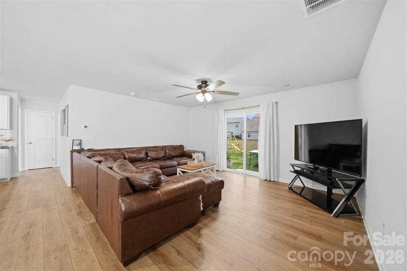 2464 Trollinger Dr, Catawba, NC 28609