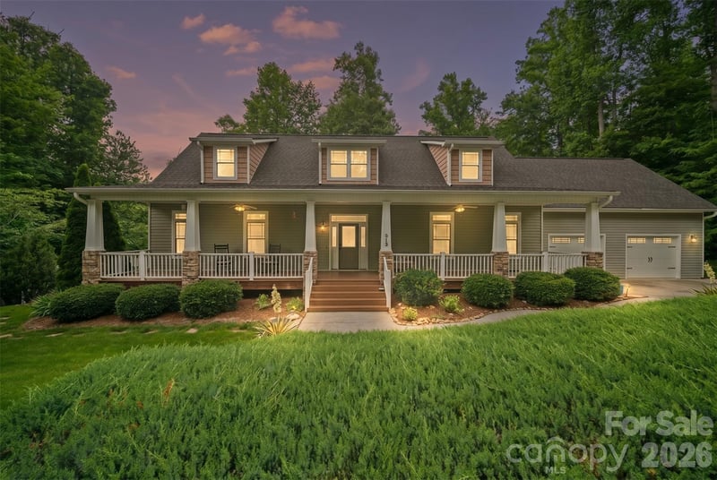 813 Beech Tree Pl, Hendersonville, NC 28792