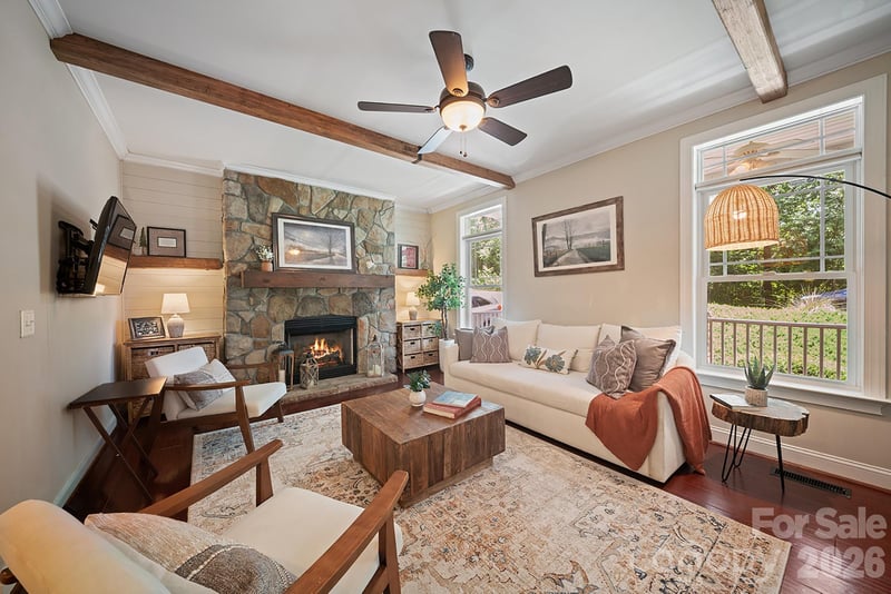 813 Beech Tree Pl, Hendersonville, NC 28792