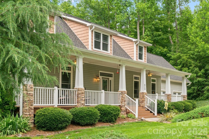 813 Beech Tree Pl, Hendersonville, NC 28792