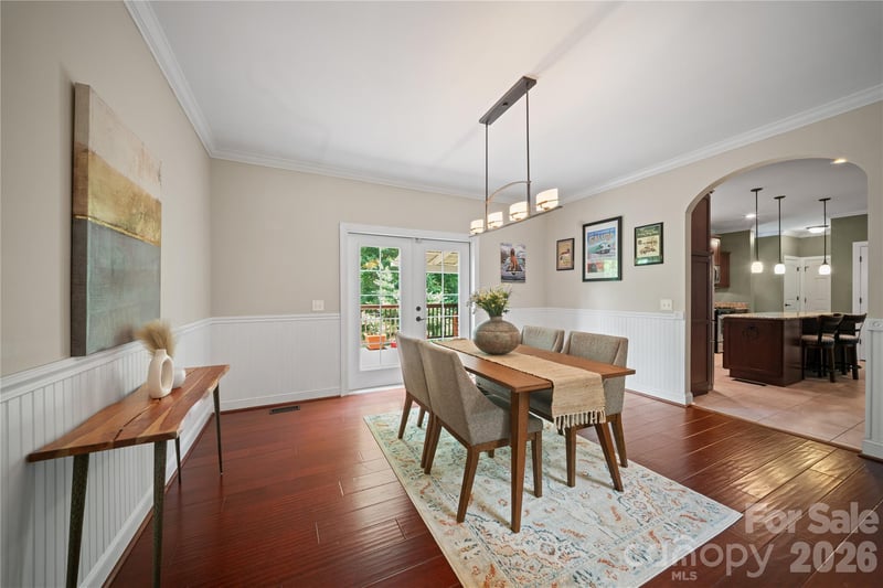 813 Beech Tree Pl, Hendersonville, NC 28792