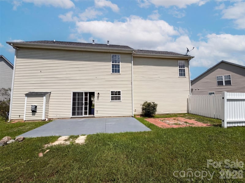 11805 Guildhall Ln, Charlotte, NC 28213