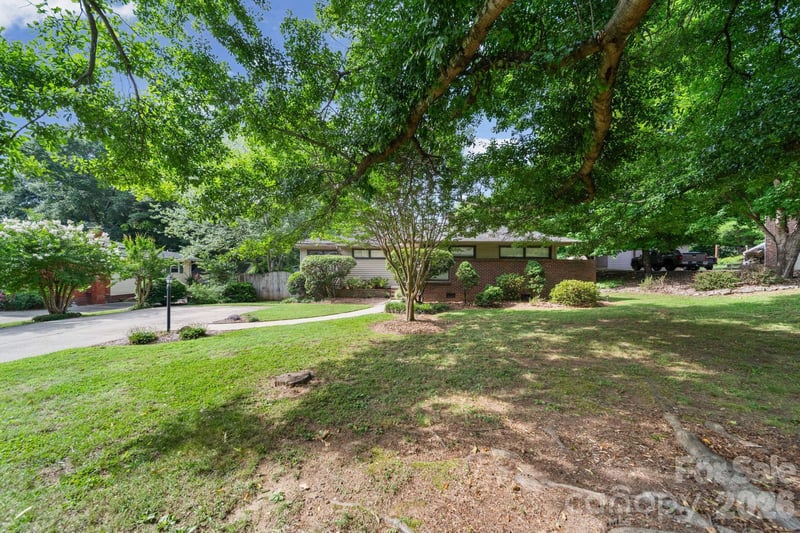 214 Walnut Ave, Mount Holly, NC 28120