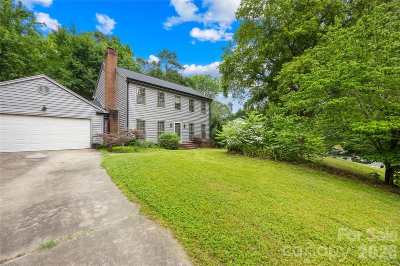 8349 Norcroft Dr, Charlotte, NC 28269