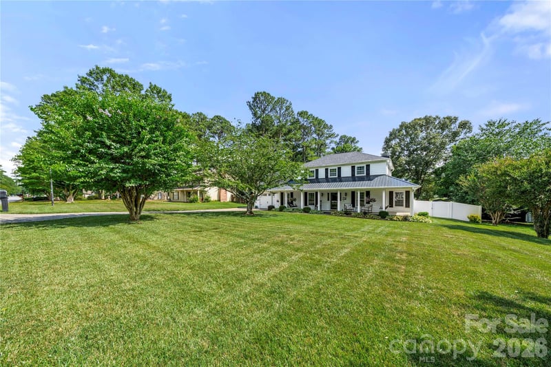 1401 Rivermont Dr, Gastonia, NC 28054