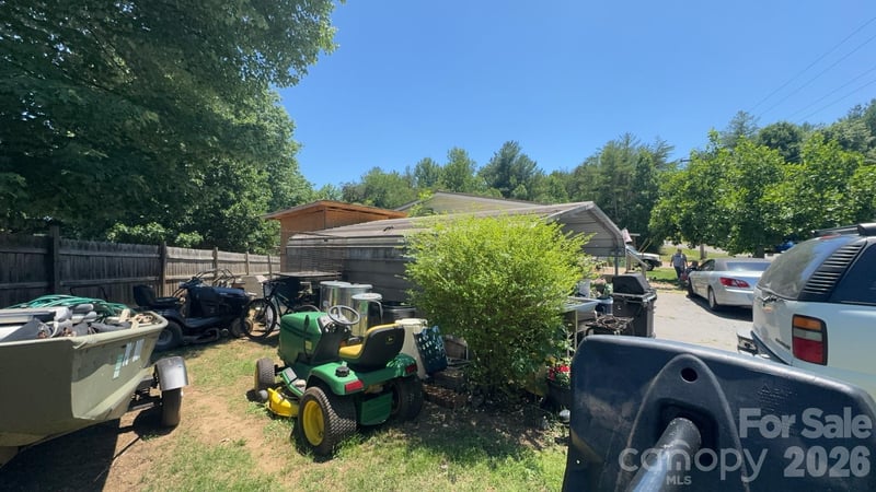 1694 Roy Caldwell St, Morganton, NC 28655