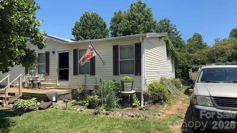 1694 Roy Caldwell St, Morganton, NC 28655