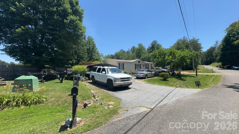 1694 Roy Caldwell St, Morganton, NC 28655