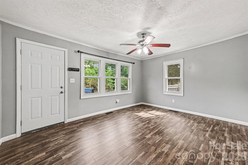 139 Kay Ln, Statesville, NC 28625