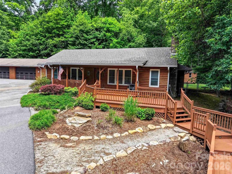 743 Kyles Creek Rd, Hendersonville, NC 28792