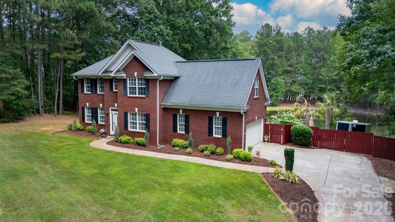 3009 Mamoth Oak Dr, Lancaster, SC 29720