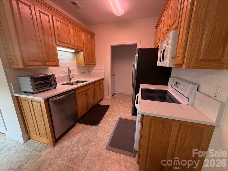 892 Trial Pl, Newton, NC 28658
