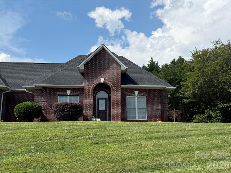 892 Trial Pl, Newton, NC 28658