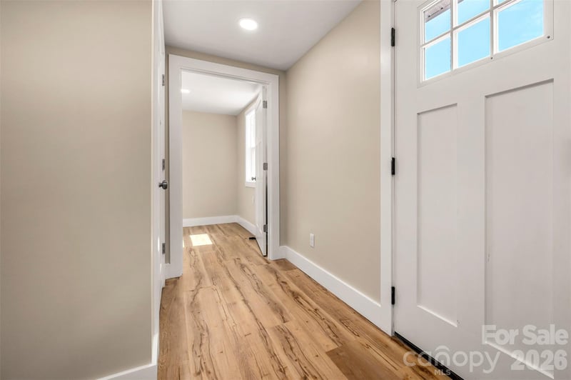 323 Stepp Ave, Hendersonville, NC 28739