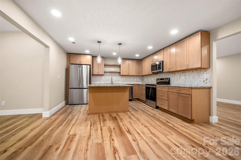 323 Stepp Ave, Hendersonville, NC 28739