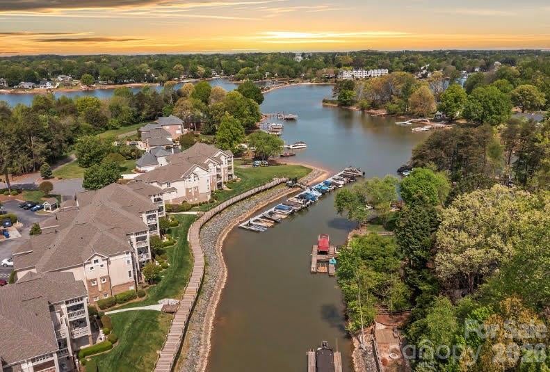 108 Pier 33 Dr #409, Mooresville, NC 28117