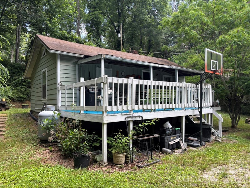 547 Avery Creek Rd, Arden, NC 28704