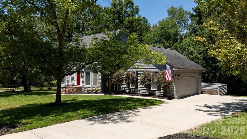 25012 Molokai Dr, Fort Mill, SC 29708