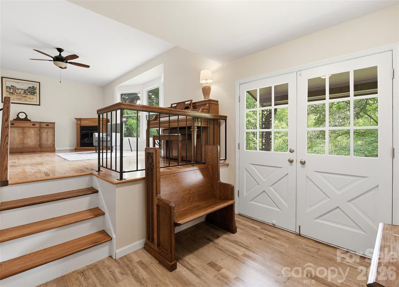 1296 Country Club Dr, Cullowhee, NC 28723