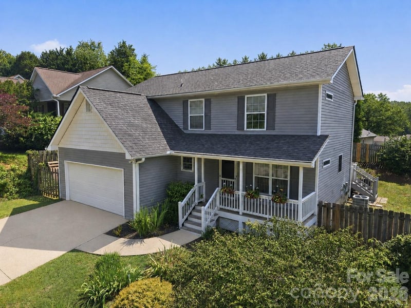 14 Grove Garden Ave, Candler, NC 28715