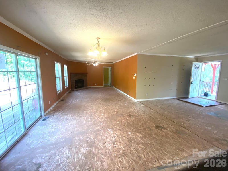 39 Henry White Ln, Leicester, NC 28748