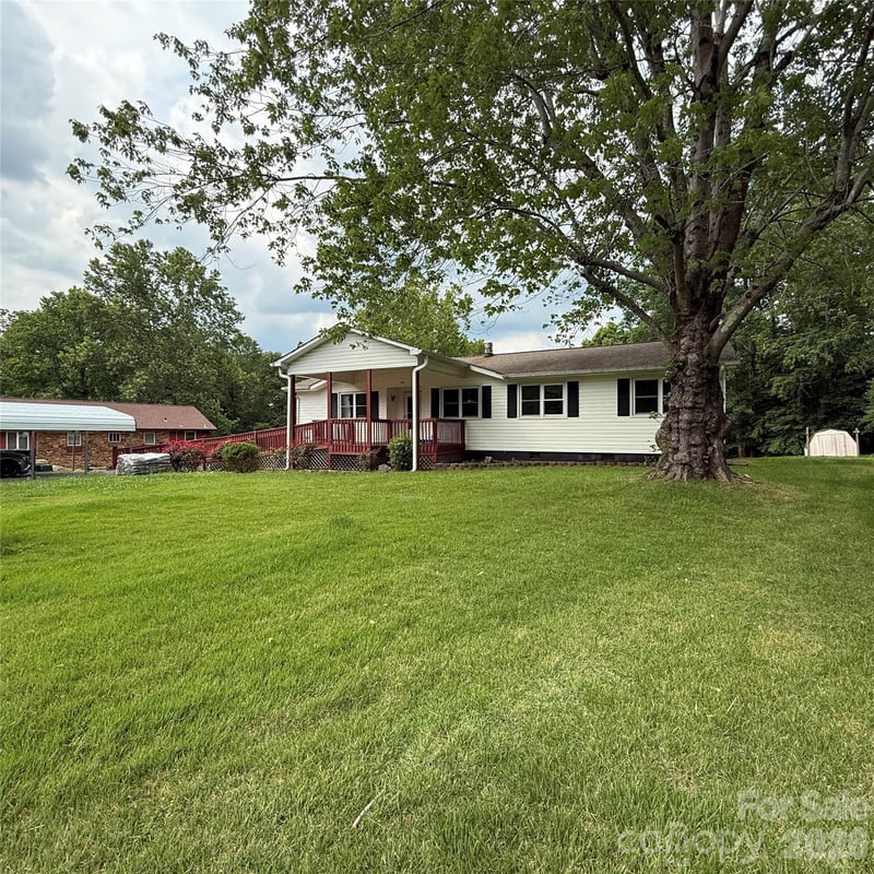 210 Bleynat St, Valdese, NC 28690
