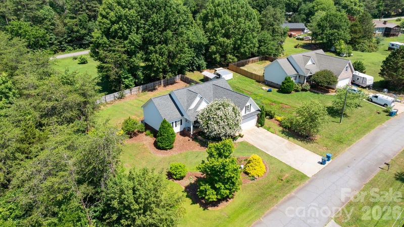 1621 Herbie Cir, Newton, NC 28658
