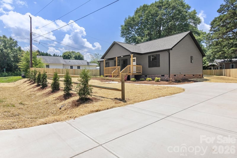 741 Guinn St, Clover, SC 29710