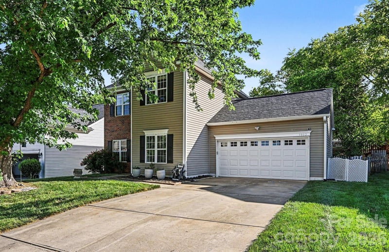 9902 Highlands Crossing Dr, Charlotte, NC 28277
