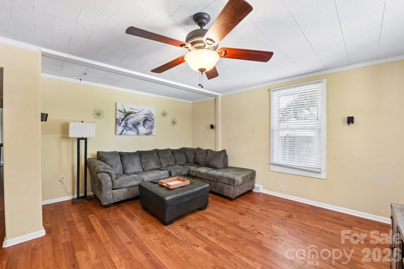 315 Caldwell Ave, Mooresville, NC 28115